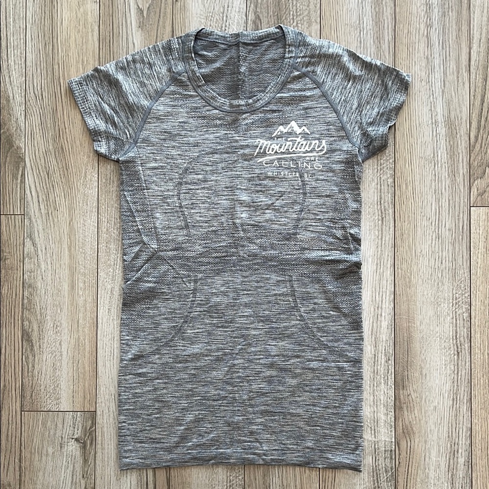 Lululemon Swiftly Shirt - Whistler Canada - Size 6